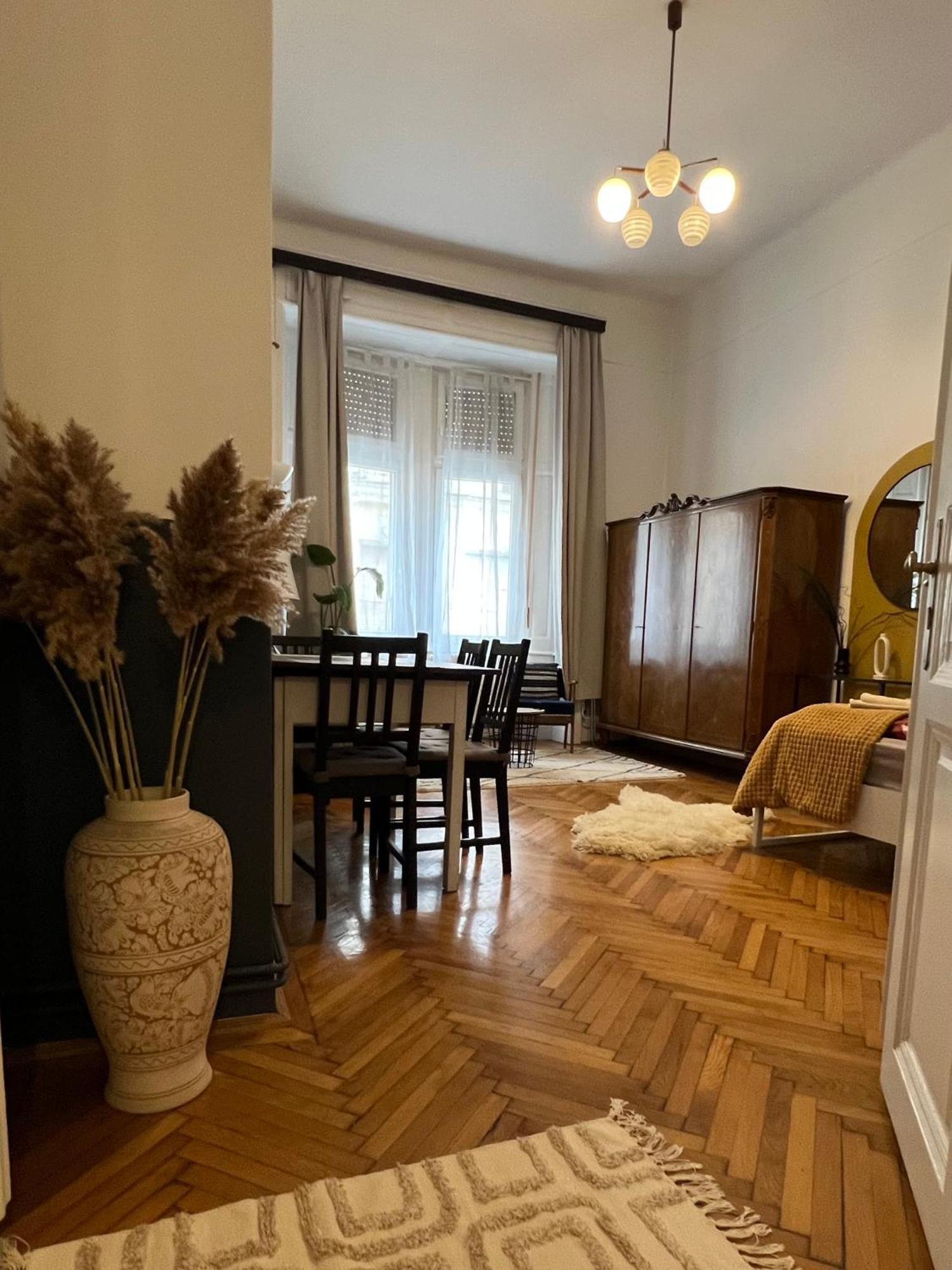 Rustic Apartment In Downtown Of Budapest Esterno foto
